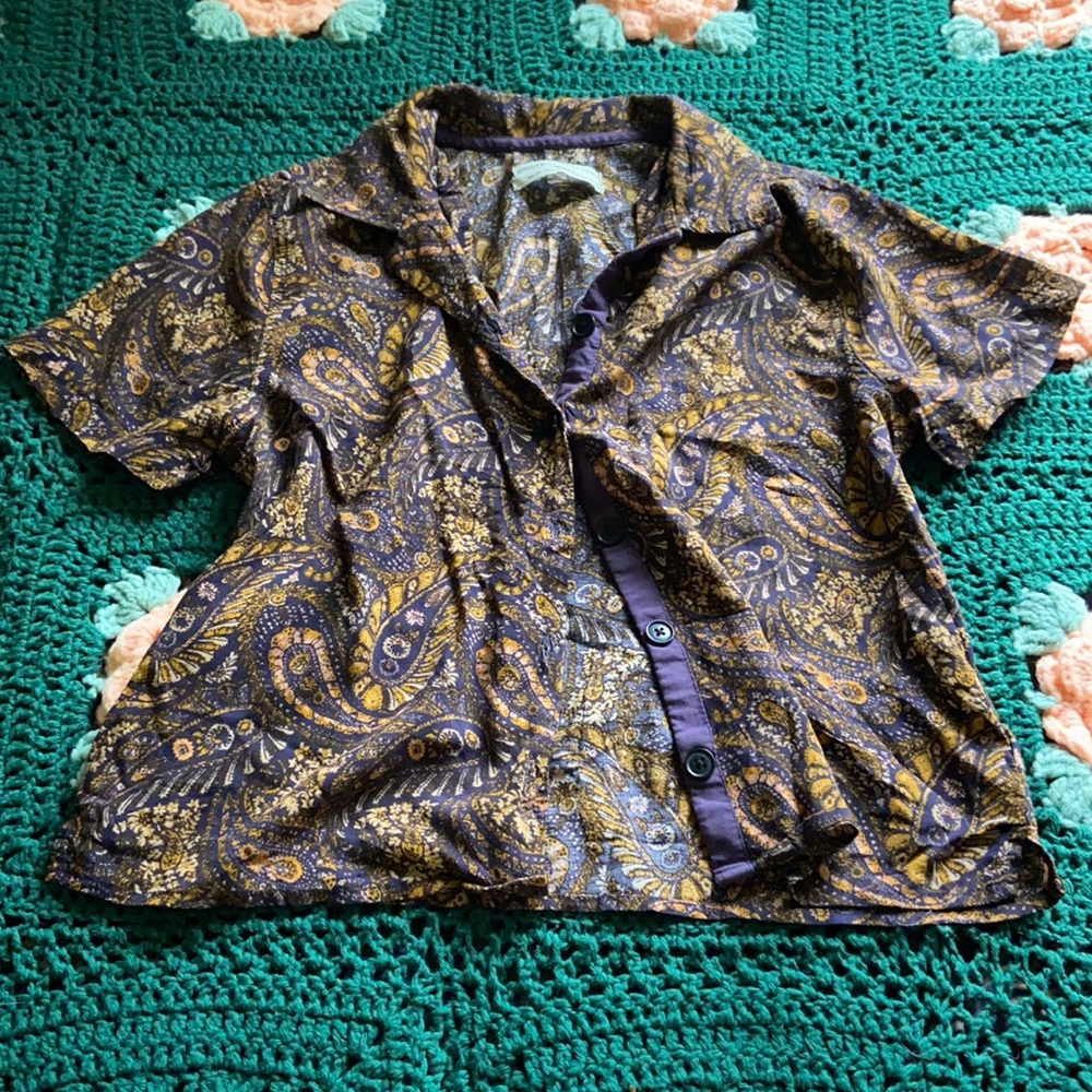 Urban outfitters paisley collared button up size XS